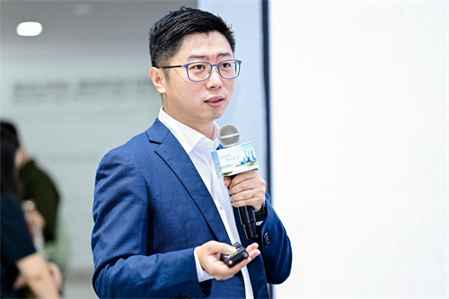 AI智啟建筑新生！美的樓宇科技閃耀2025中國國際制冷展